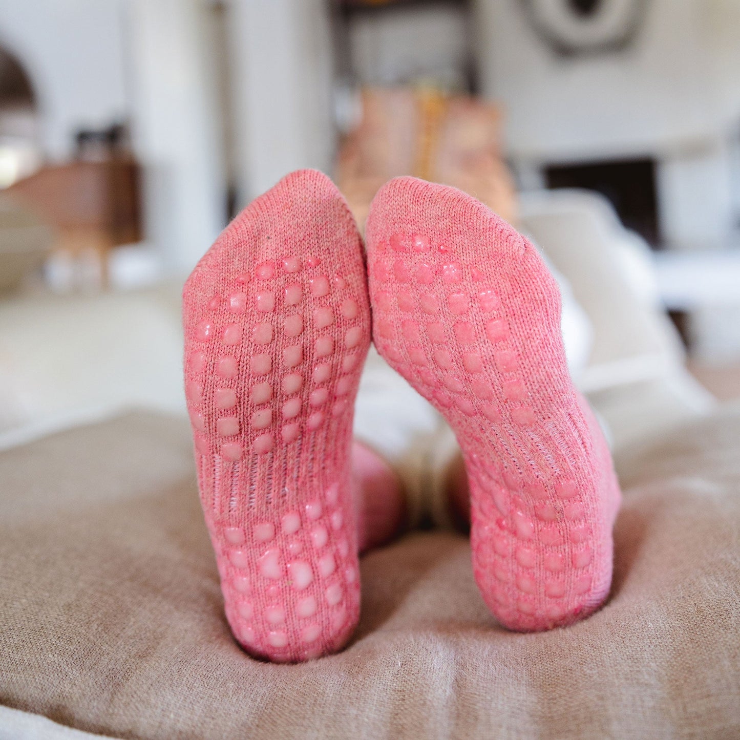 Serene Socks – Chaussettes antidérapantes en laine mérinos pour adultes – Corail – 1 paire