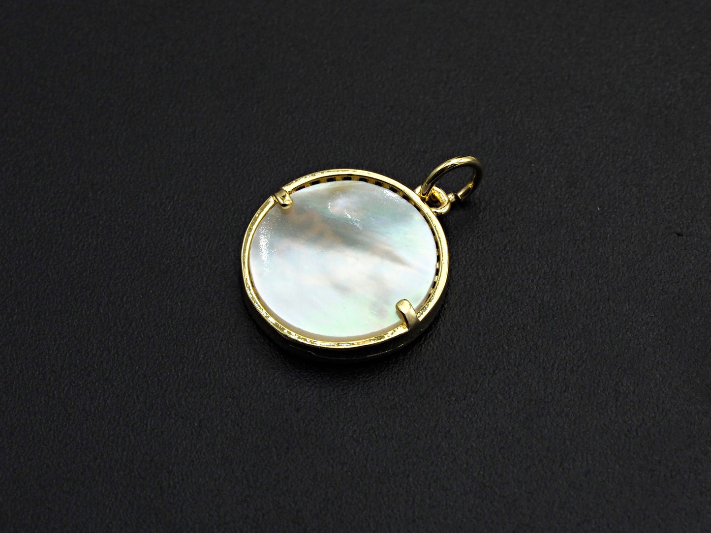 Colgante/dije redondo con incrustaciones de nácar con letras "MOM", dije con forma de letras "Mom", 16 mm, regalo para el Día de la Madre, SKU#Z791