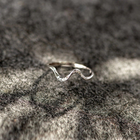 Anillo de plata Ola de agua en diseño de moda