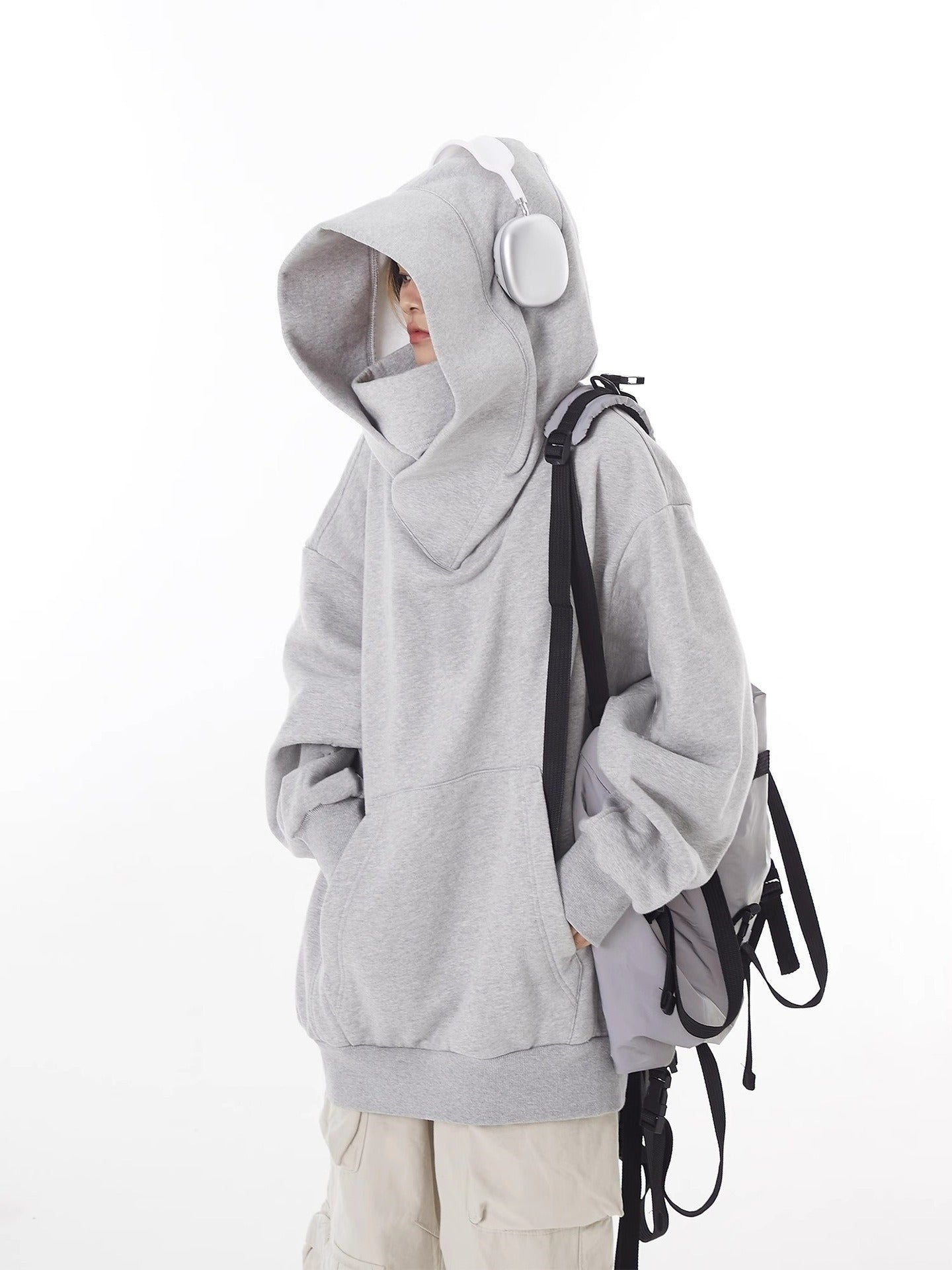 Sudadera con capucha, forro polar y cuello alto holgado