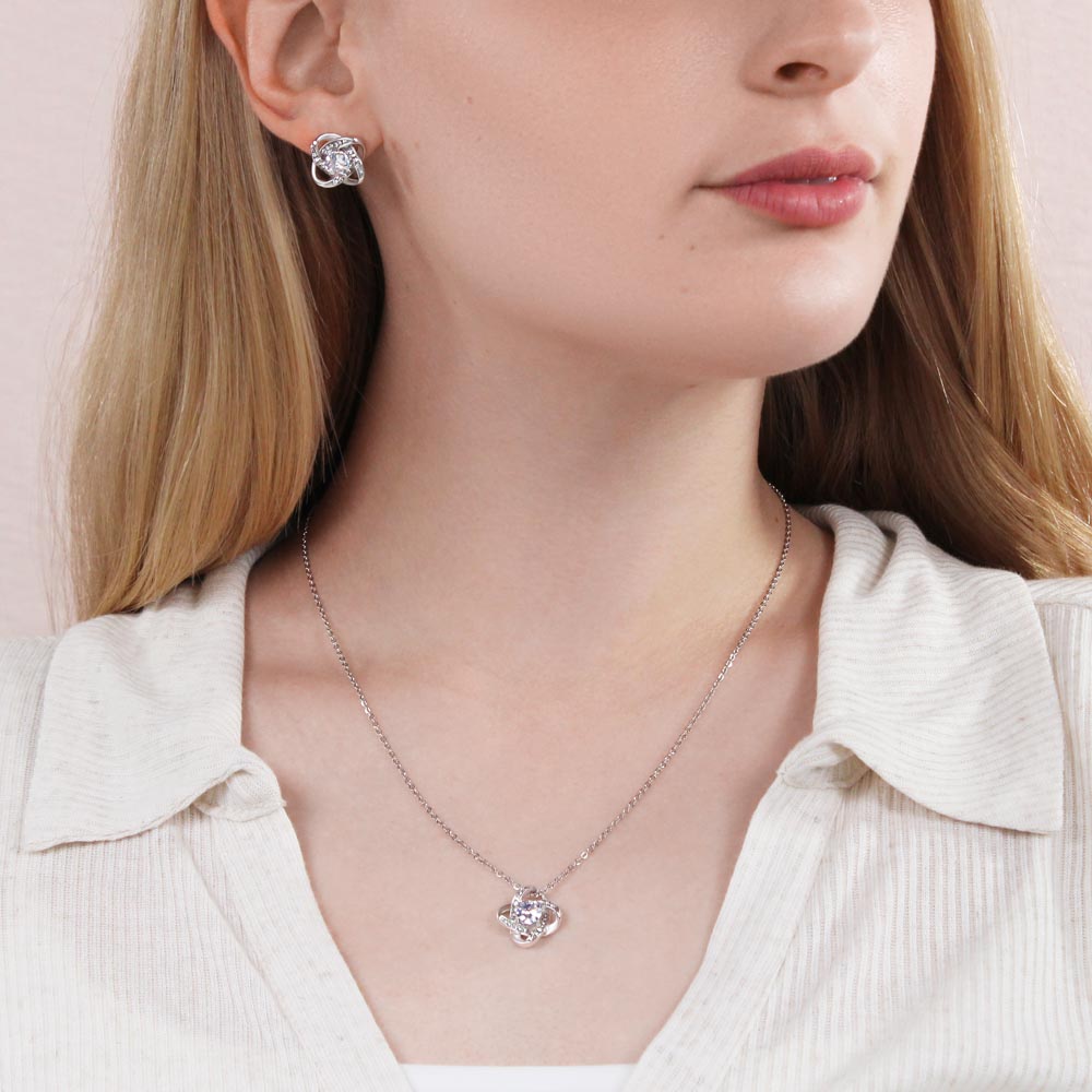 Conjunto de regalo para el Día de la Madre – Collar y pendientes de oro blanco de 14 quilates