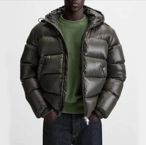 Manteau court à capuche noir en duvet – Chaud et confortable